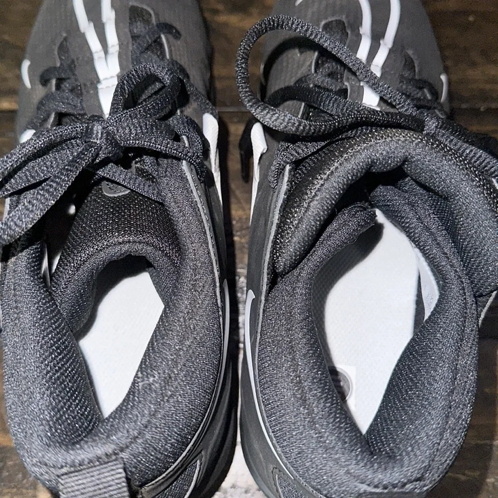 Nike Kids' Alpha Menace 3 Shark Mid Football Cleats - Picture 6 of 9